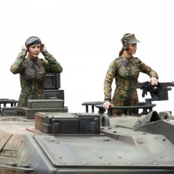 Sol Model 1:16 Figure Kit German Female Tank Crew